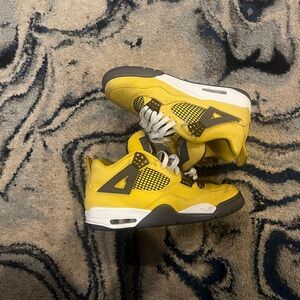 lightning Jordan fours used